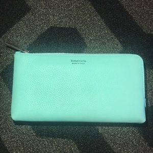 💫 AUTHENTIC Tiffany & Co. Zip Wallet. 💫